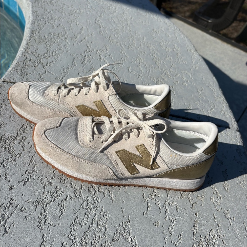 New Balance 520 White and Gray Sneakers